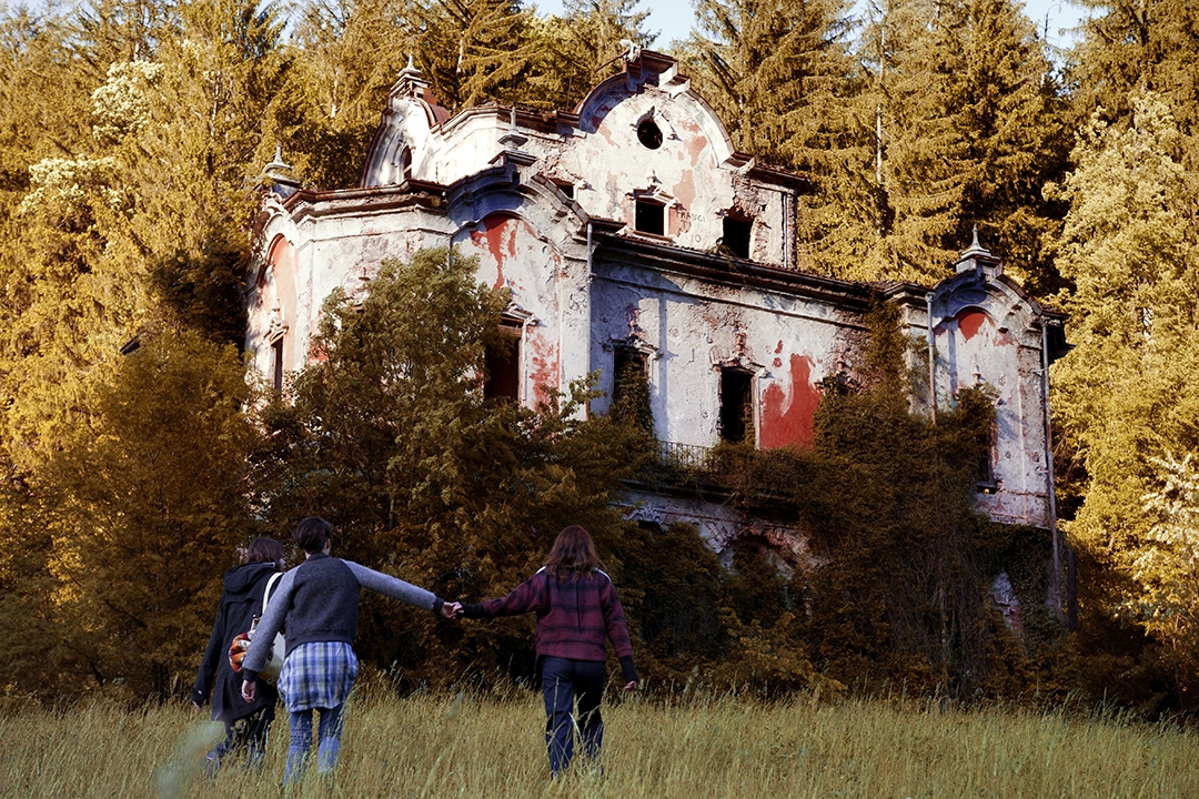 Nicola Vallotto fashion photography milan vice street style teens outdoor location realpeople river nature girls boys