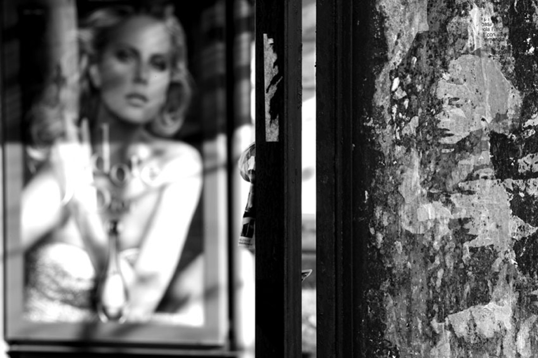 Nicola Vallotto fashion photography milan photoreporter reportage realpeople girls bw blackandwhite