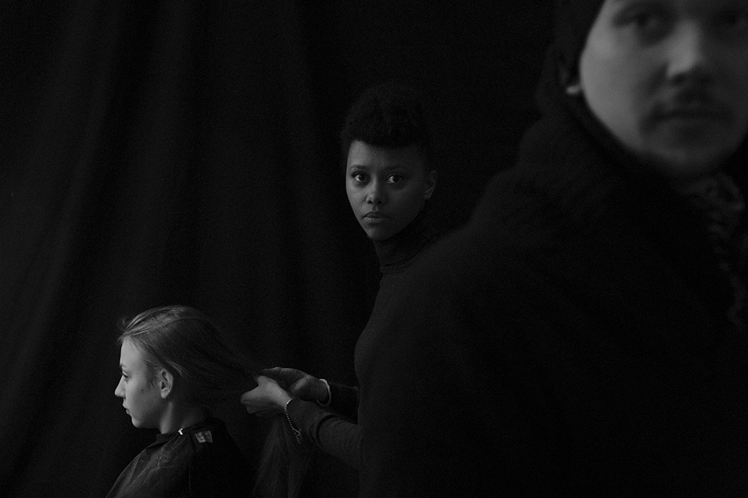 Nicola Vallotto fashion photography photographer milan tallin fashioweek blackandwhite bw backstage show defilee